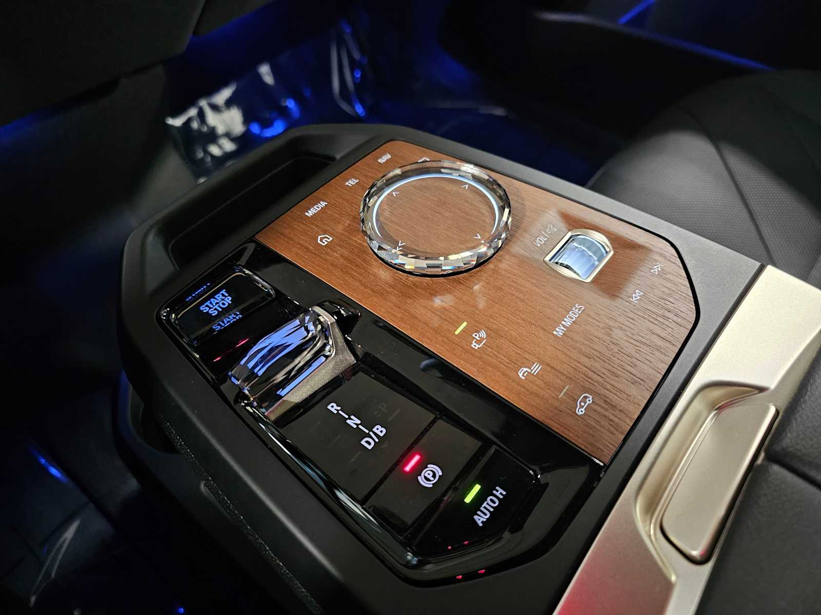 Thumbnail: 2023 BMW iX - 20