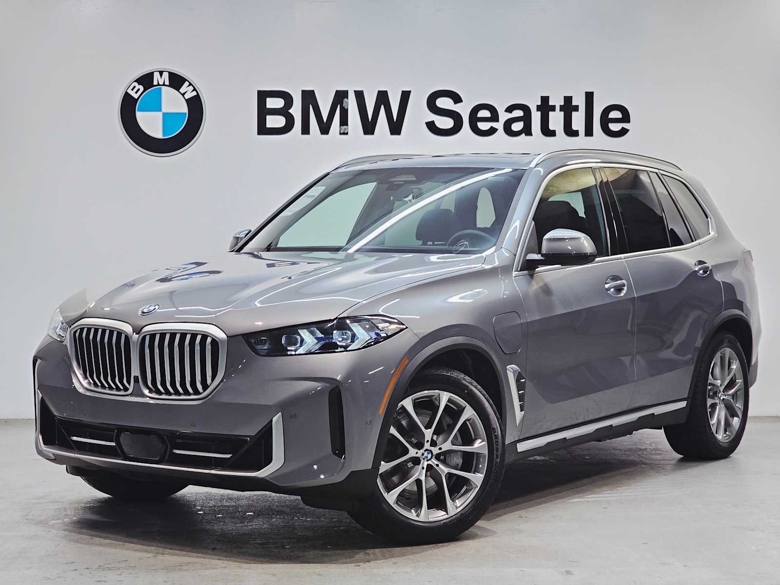 Thumbnail: 2026 BMW X5 - 1