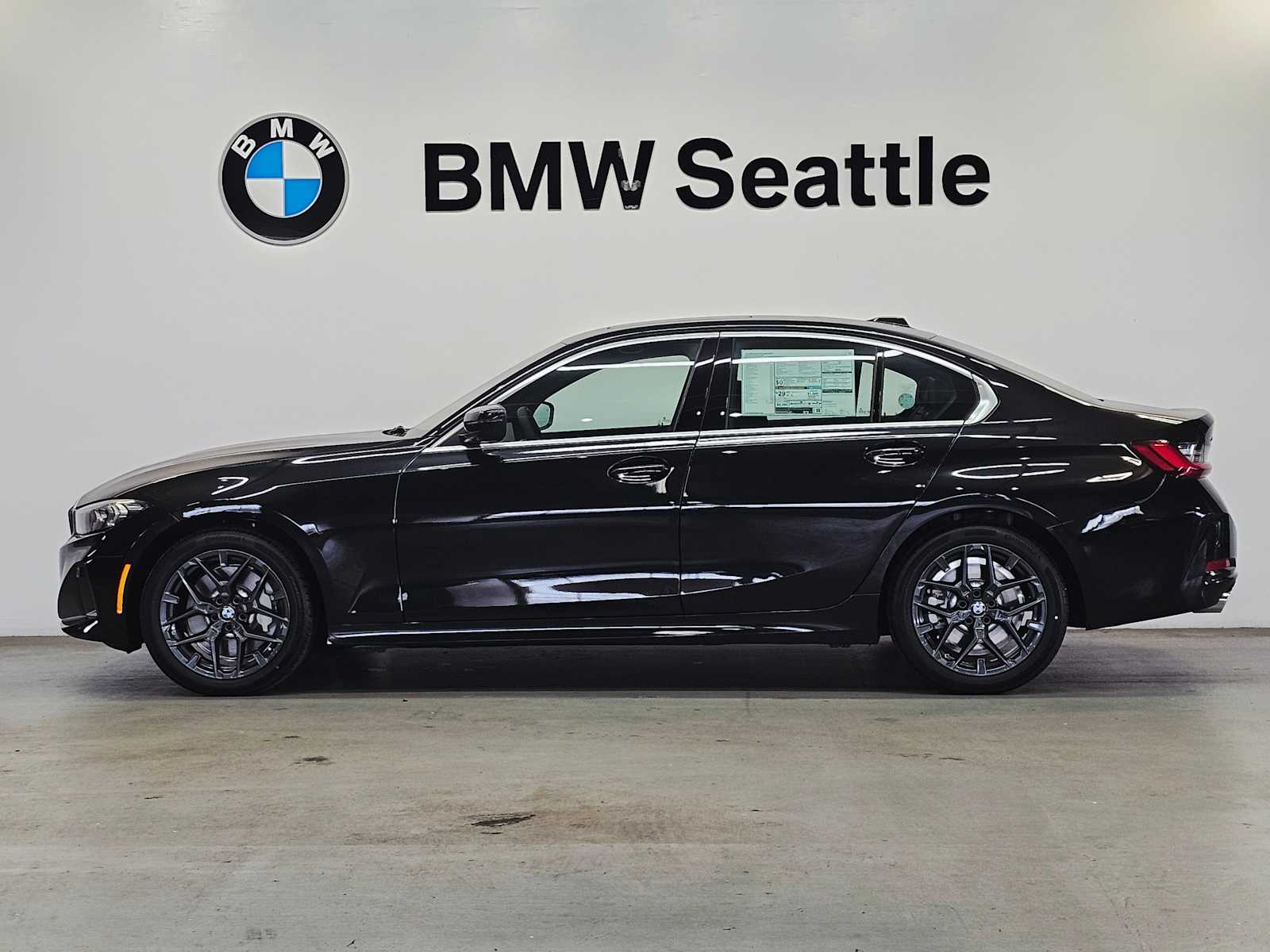 Thumbnail: 2025 BMW 3 Series - 3