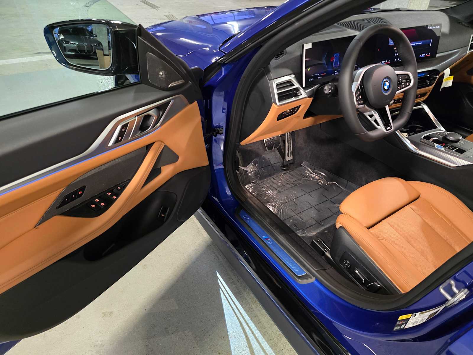 Thumbnail: 2025 BMW i4 - 24