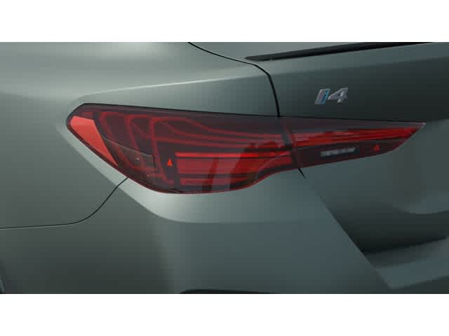 Thumbnail: 2025 BMW i4 - 8