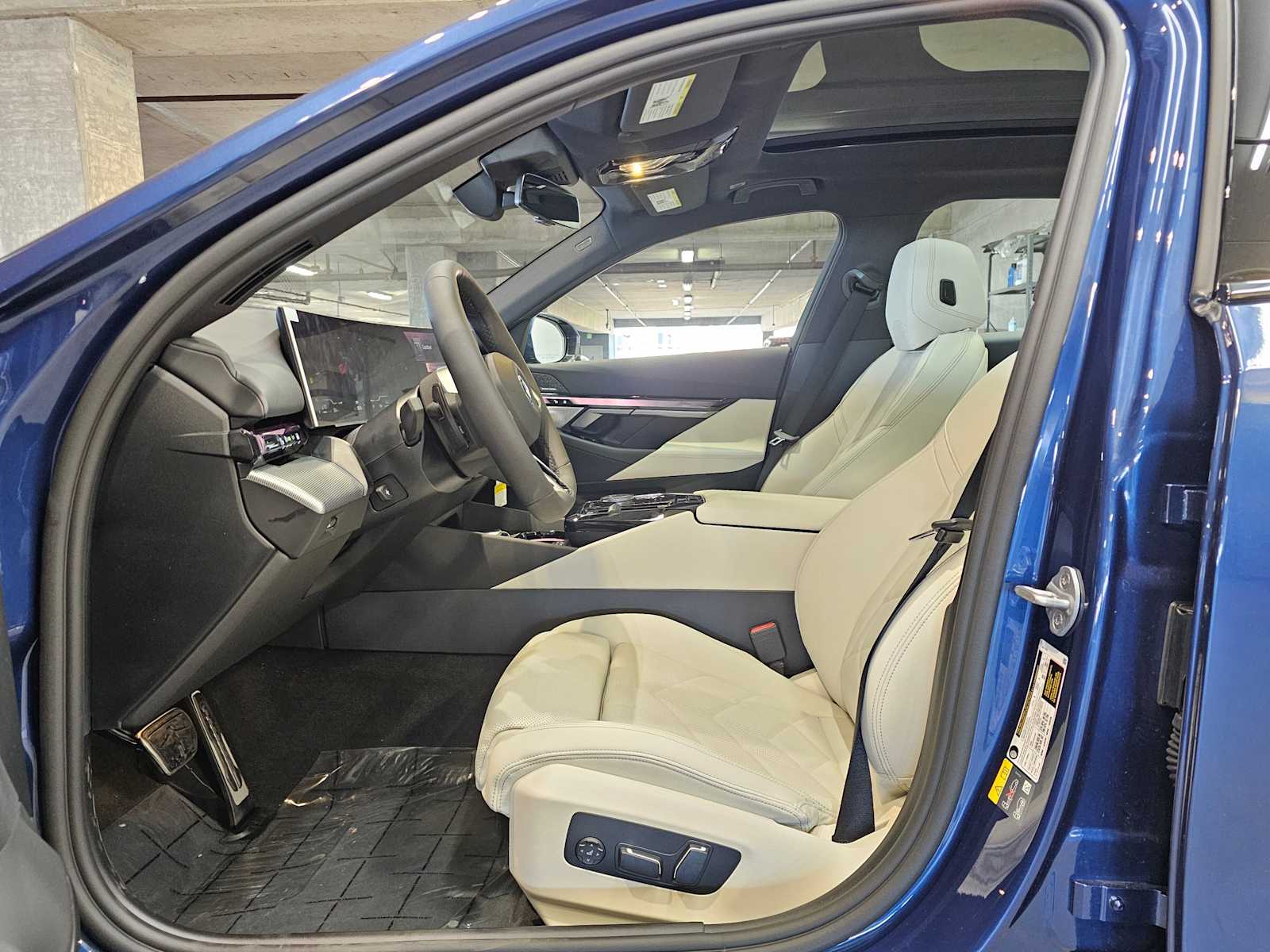 Thumbnail: 2026 BMW 5 Series - 23