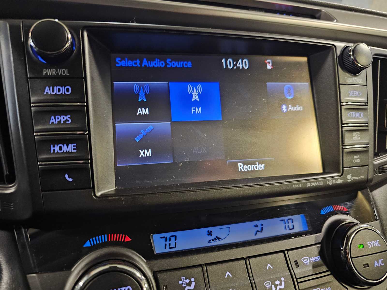 Thumbnail: 2018 Toyota RAV4 - 16