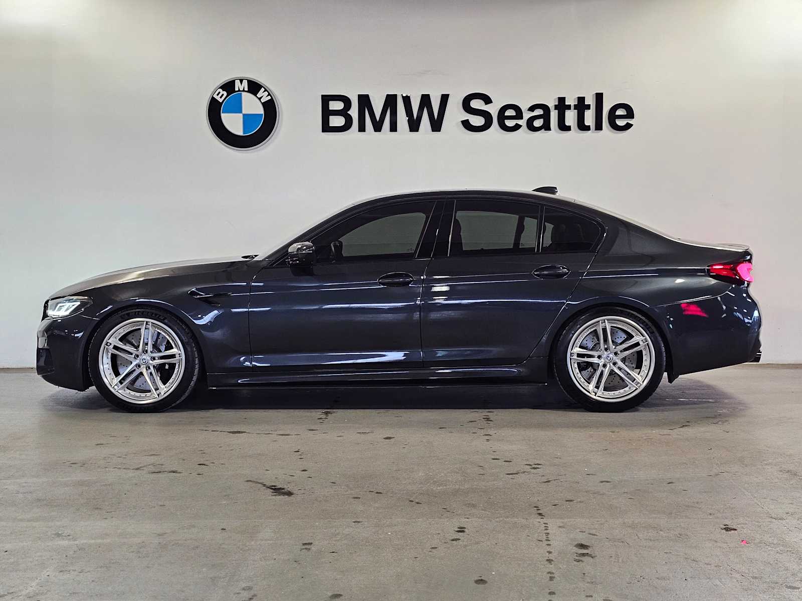 Thumbnail: 2021 BMW M5 - 3