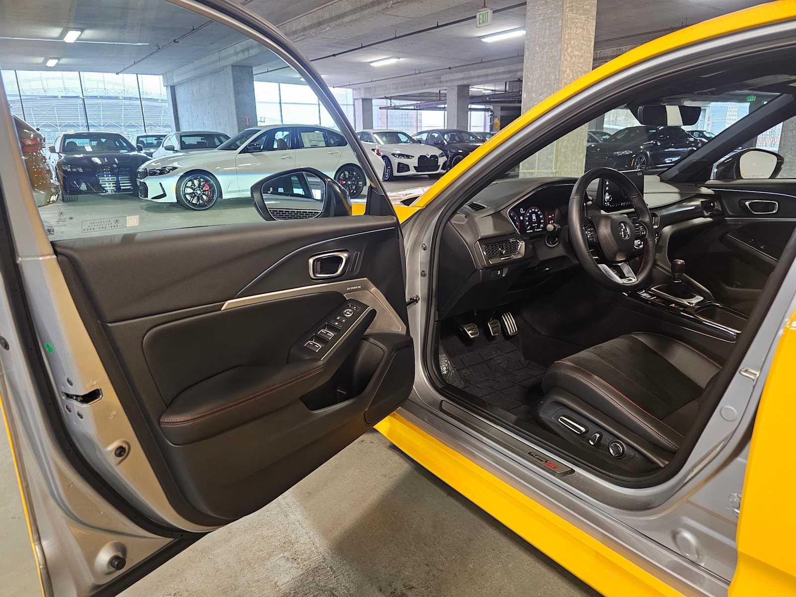 Thumbnail: 2025 Acura Integra - 30