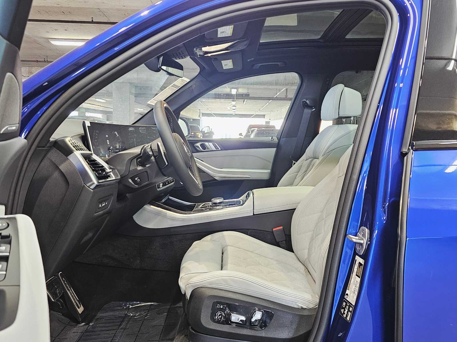 Thumbnail: 2026 BMW X5 - 23