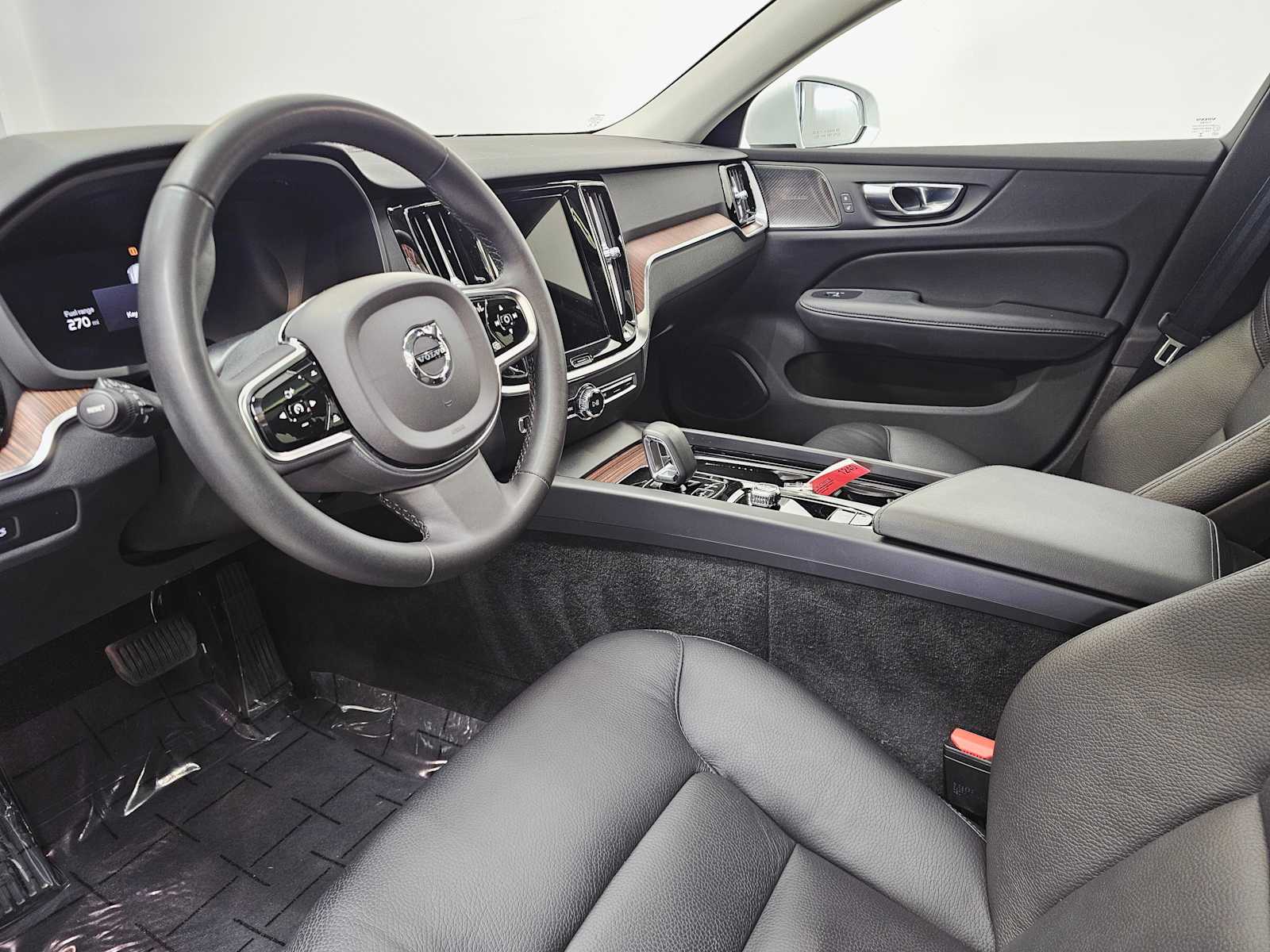 Thumbnail: 2023 Volvo S60 - 2