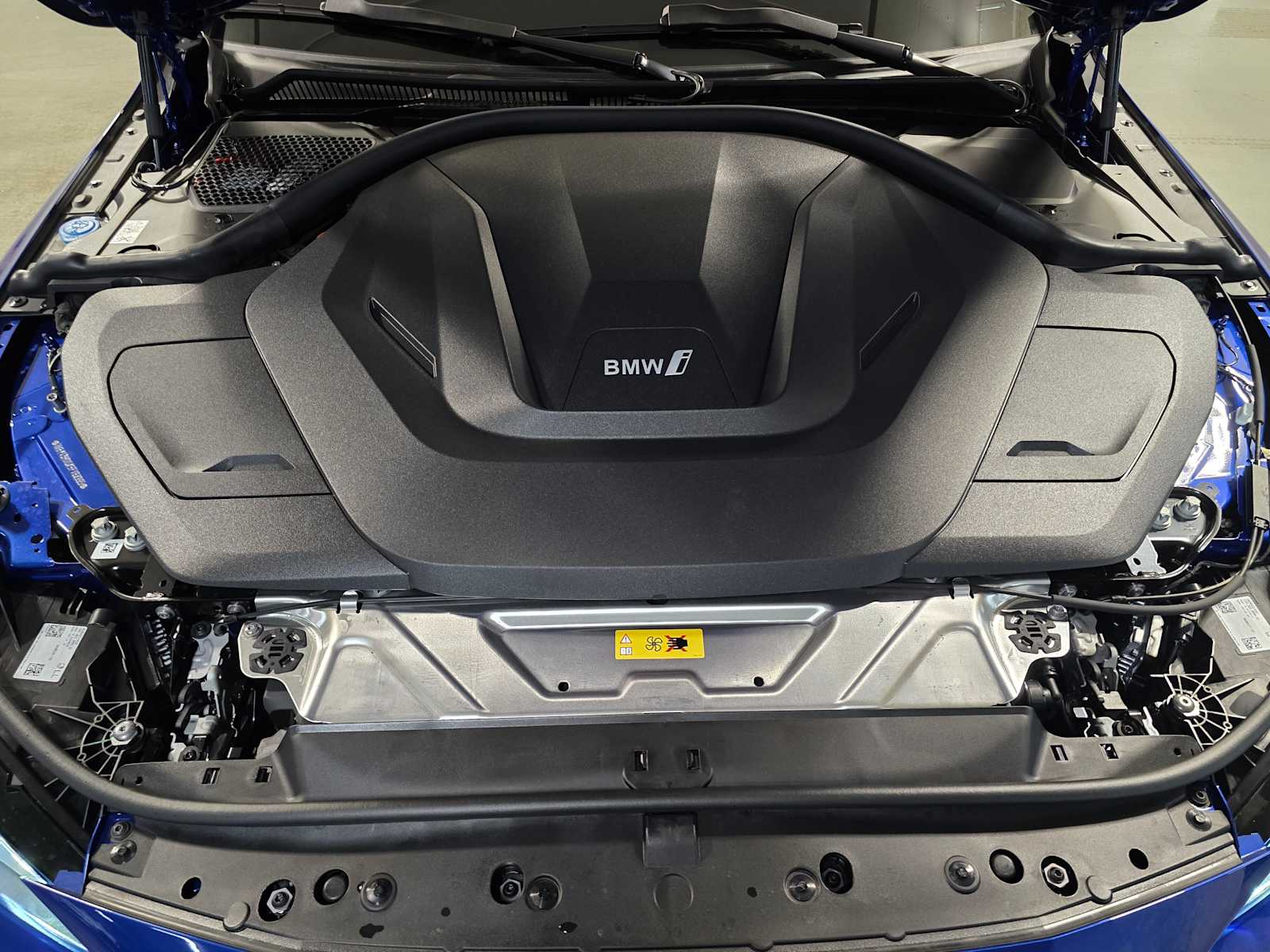 Thumbnail: 2025 BMW i4 - 9