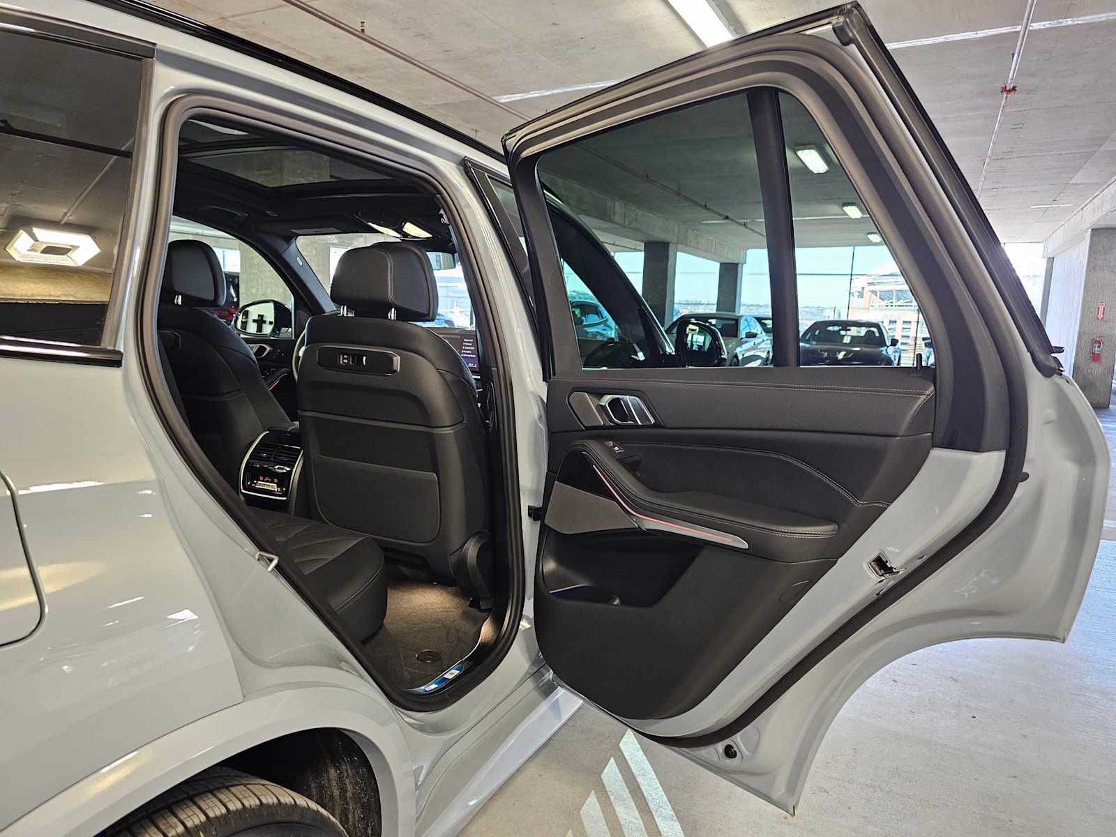 Thumbnail: 2026 BMW X5 - 38