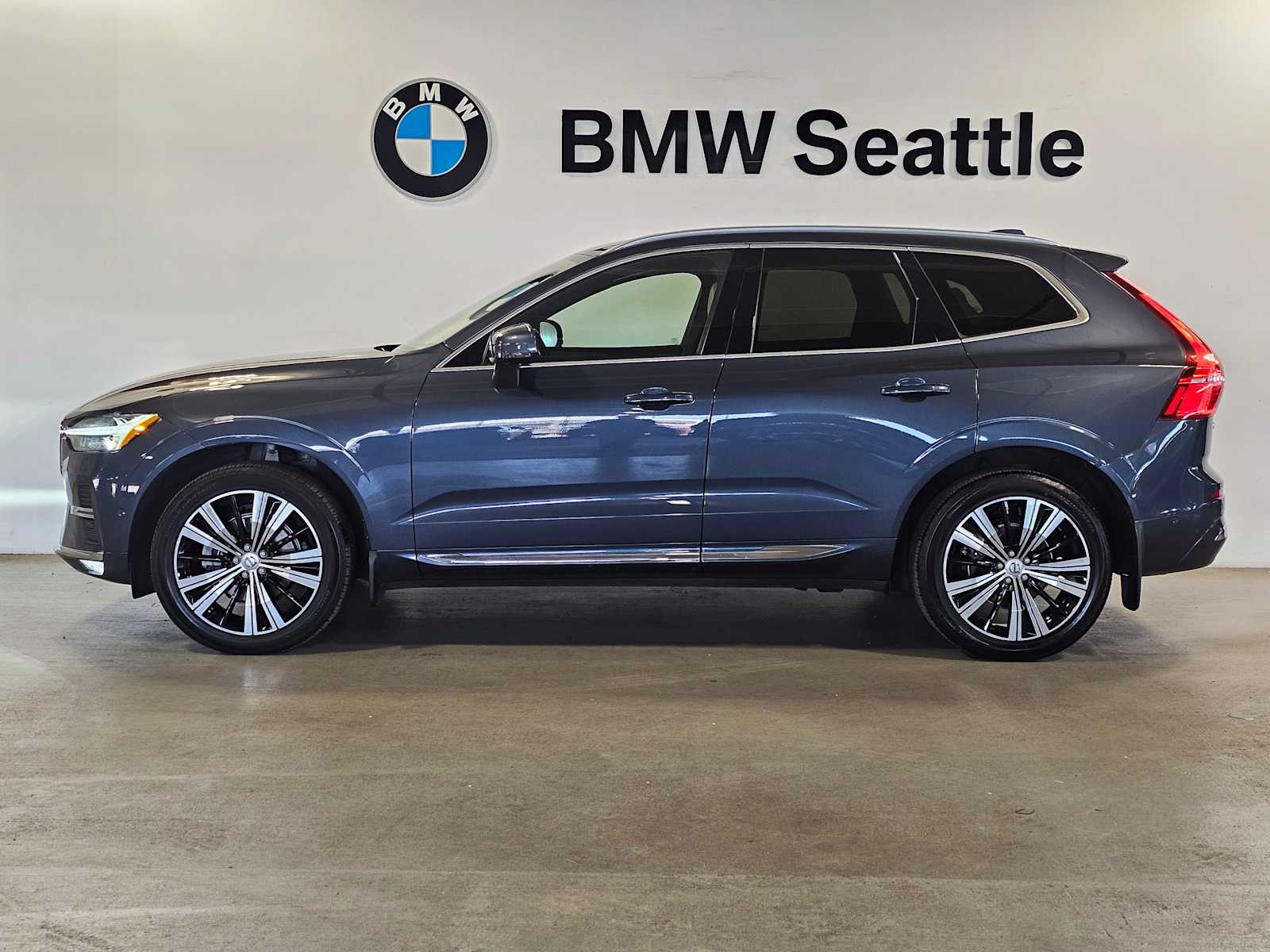 Thumbnail: 2022 Volvo XC60 - 3