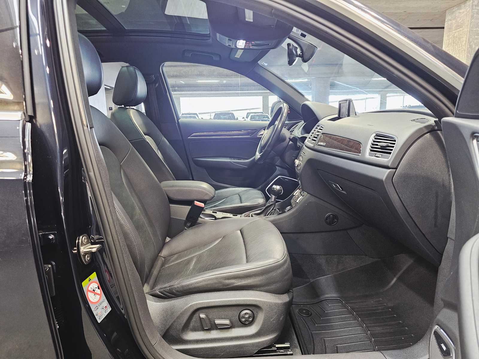 Thumbnail: 2015 Audi Q3 - 27