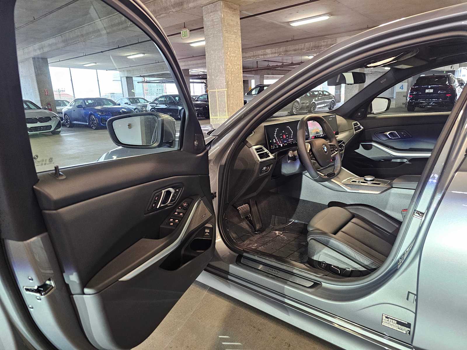 Thumbnail: 2025 BMW 3 Series - 31