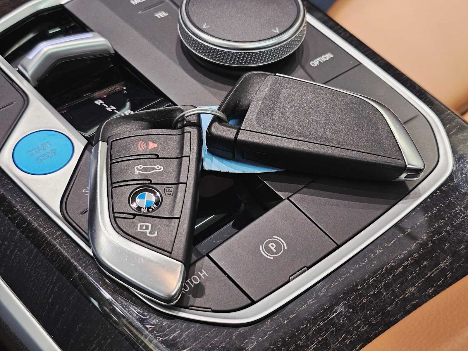 Thumbnail: 2023 BMW i4 - 30