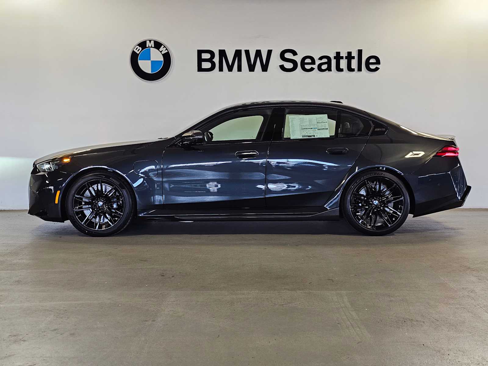 Thumbnail: 2026 BMW M5 - 3