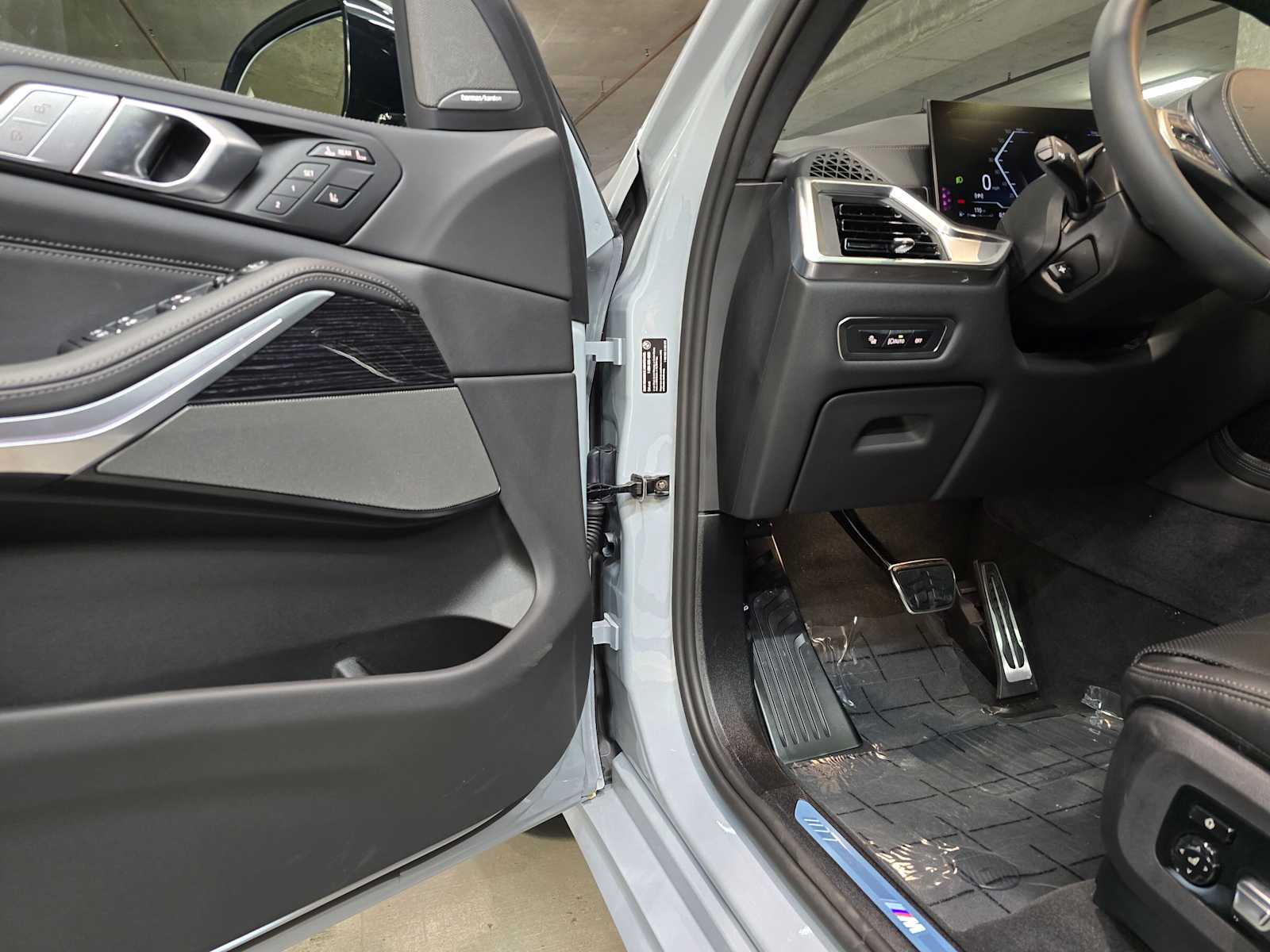 Thumbnail: 2026 BMW X7 - 23