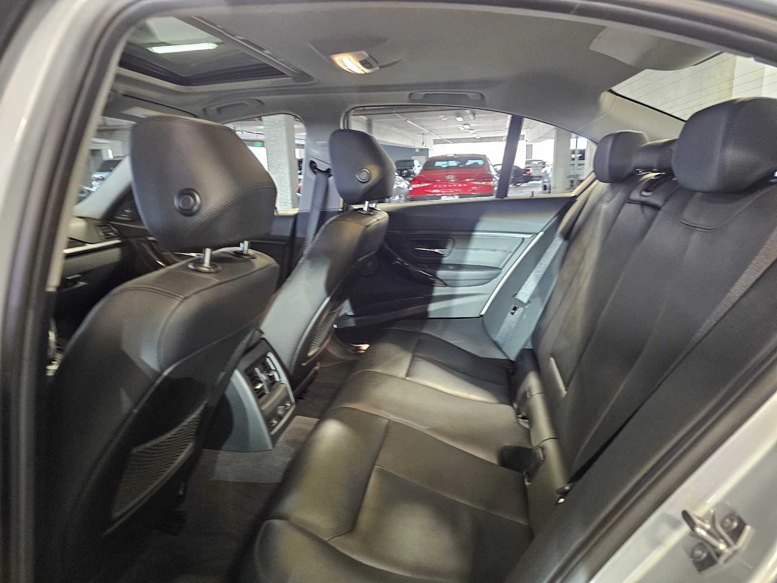 Thumbnail: 2015 BMW 3 Series - 36