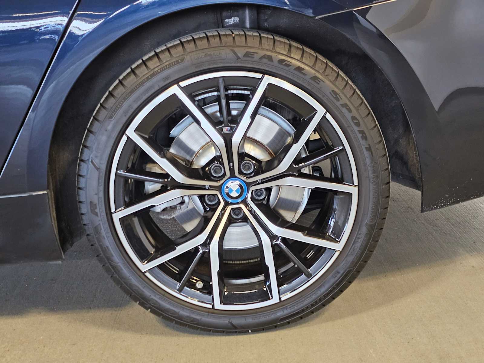 Thumbnail: 2023 BMW 5 Series - 8