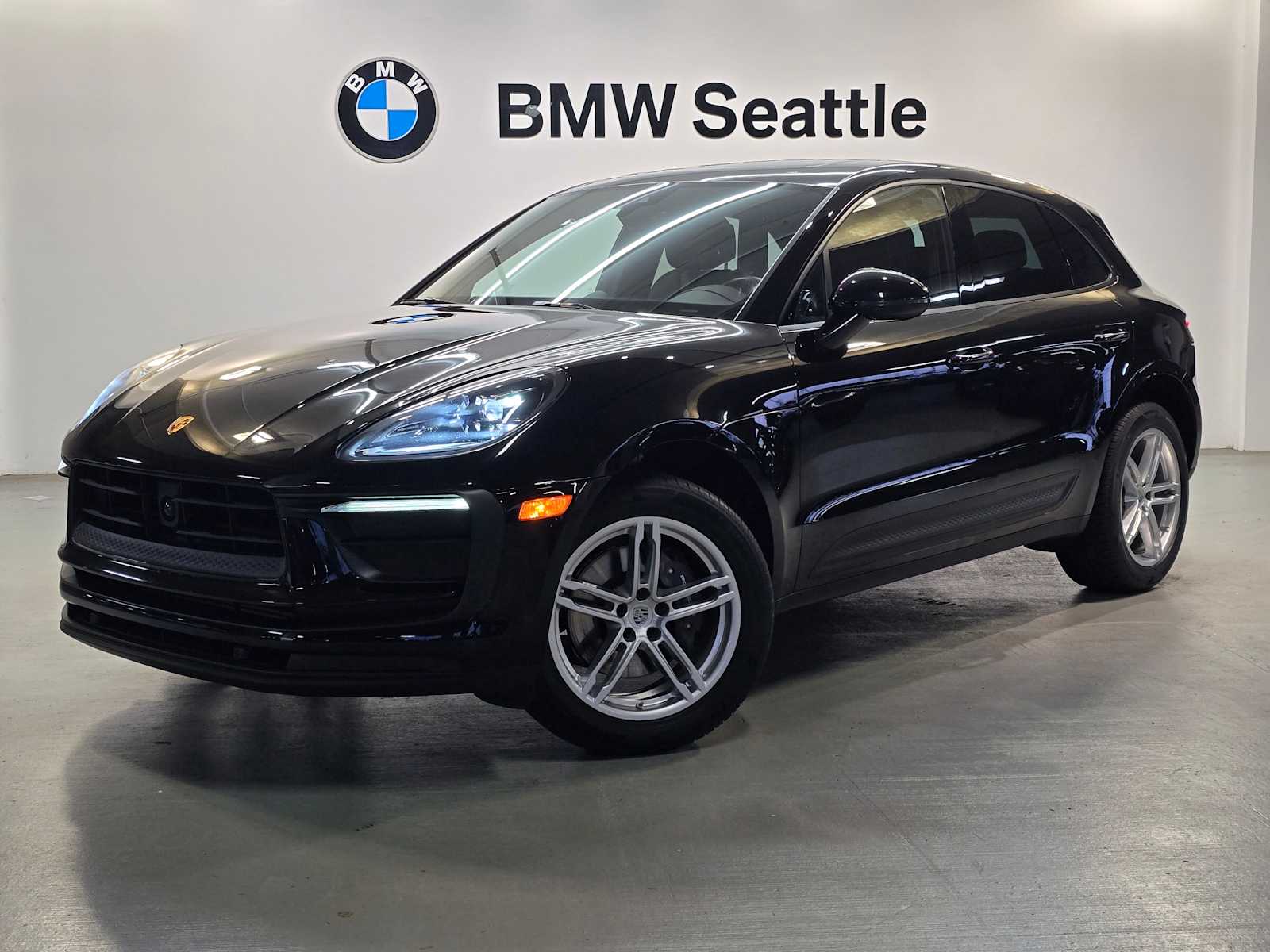 Thumbnail: 2024 Porsche Macan - 1