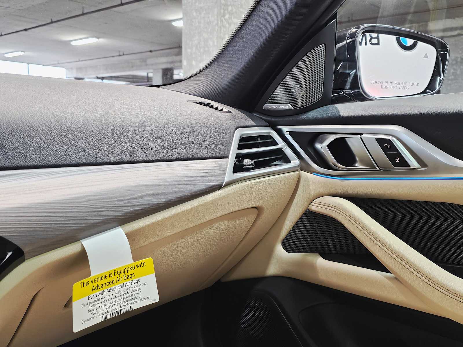 Thumbnail: 2025 BMW i4 - 17