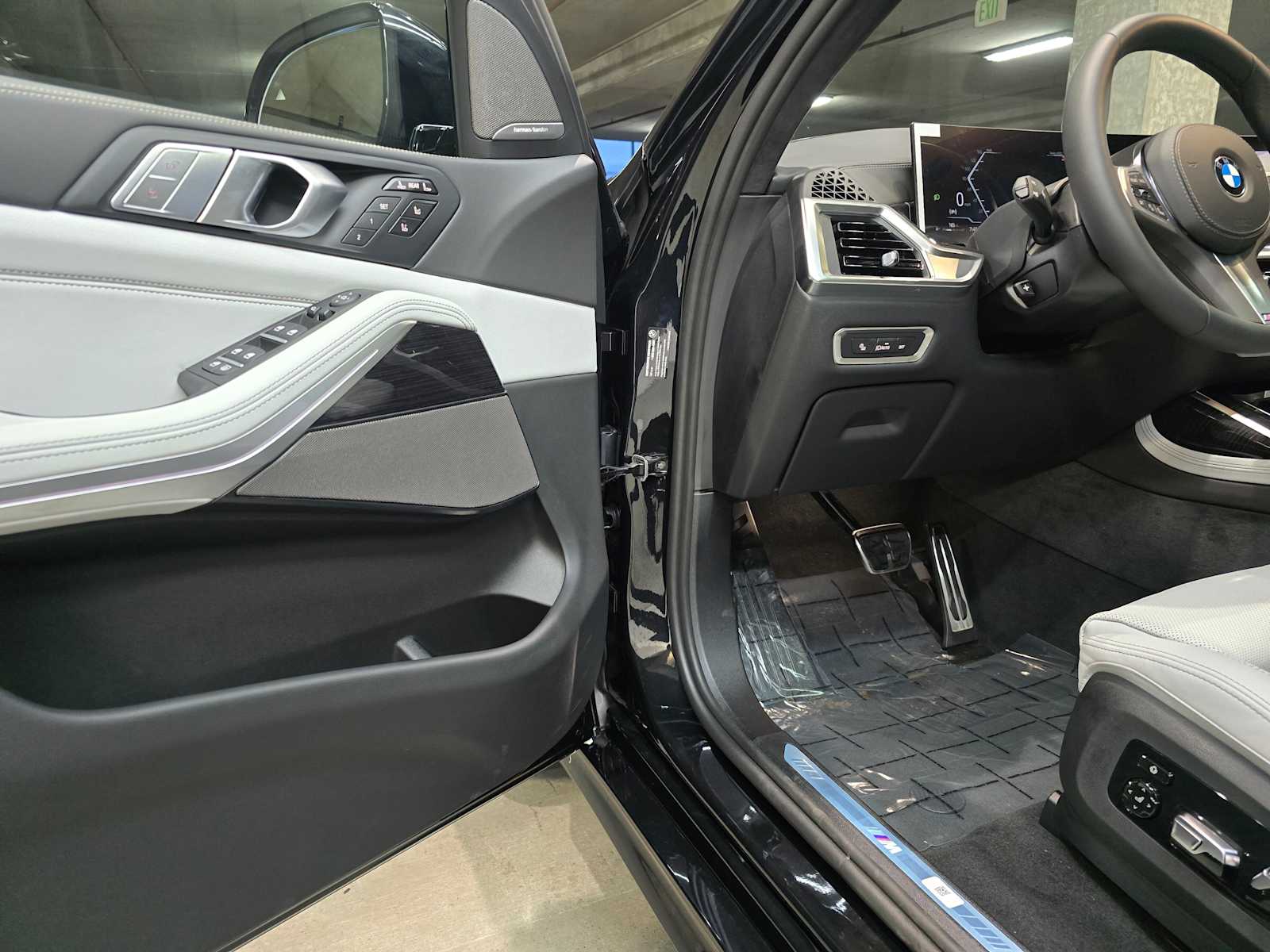 Thumbnail: 2026 BMW X7 - 26