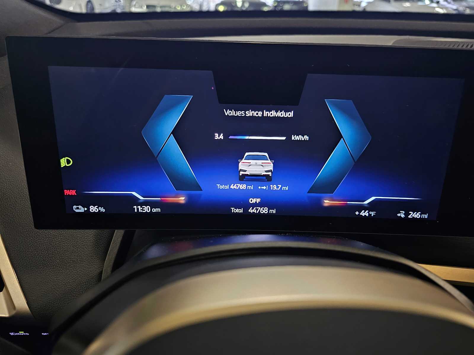 Thumbnail: 2024 BMW iX - 11