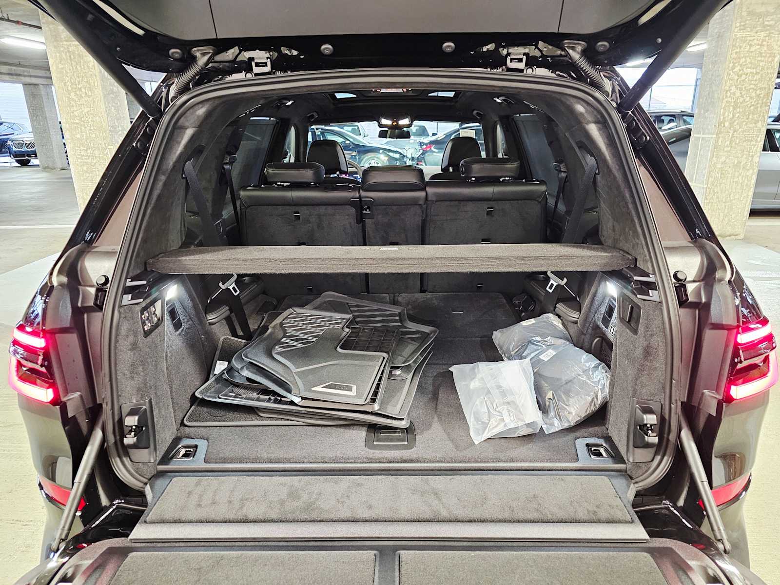 Thumbnail: 2026 BMW X7 - 29