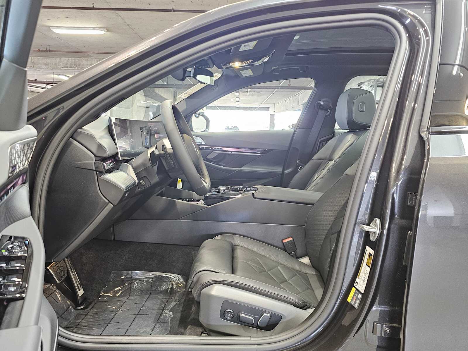 Thumbnail: 2026 BMW i5 - 23