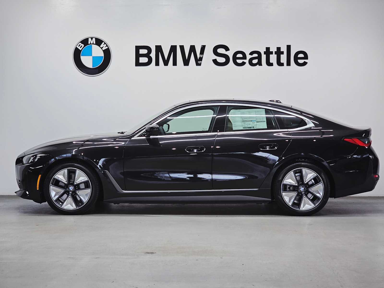 Thumbnail: 2025 BMW i4 - 3