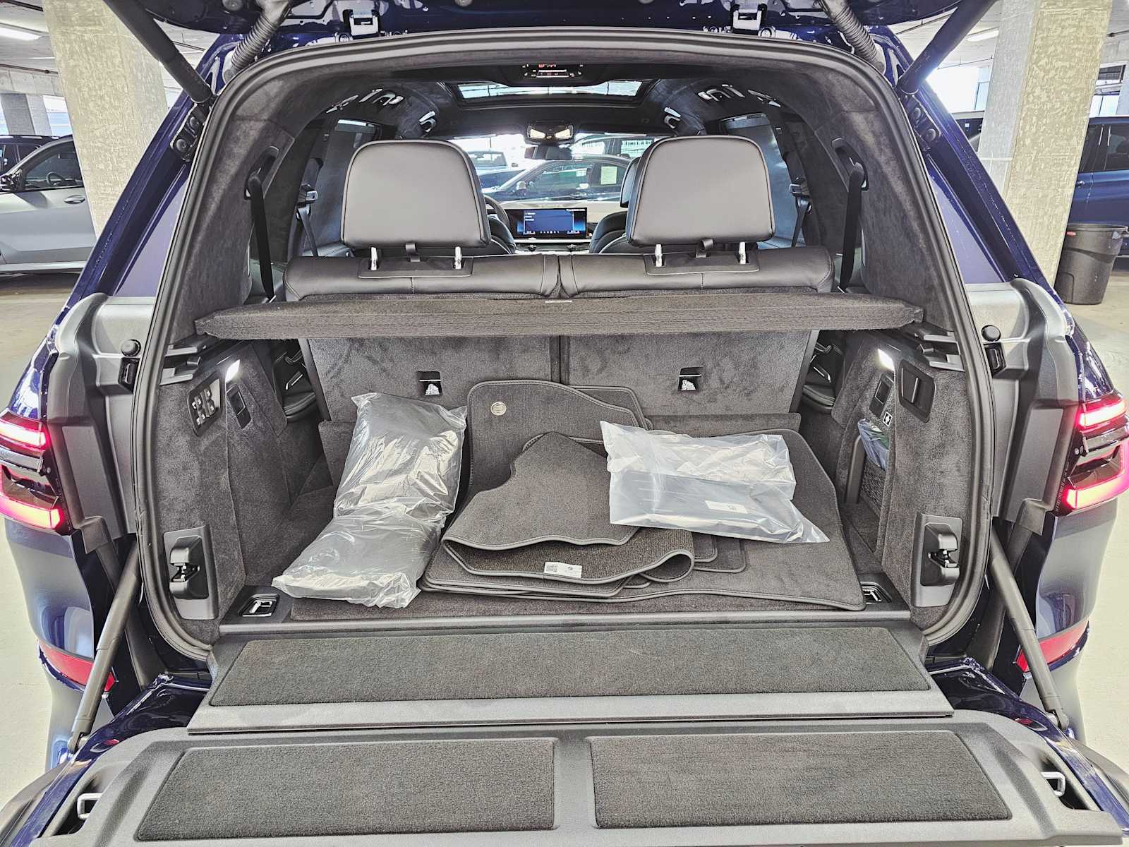 Thumbnail: 2026 BMW X7 - 29