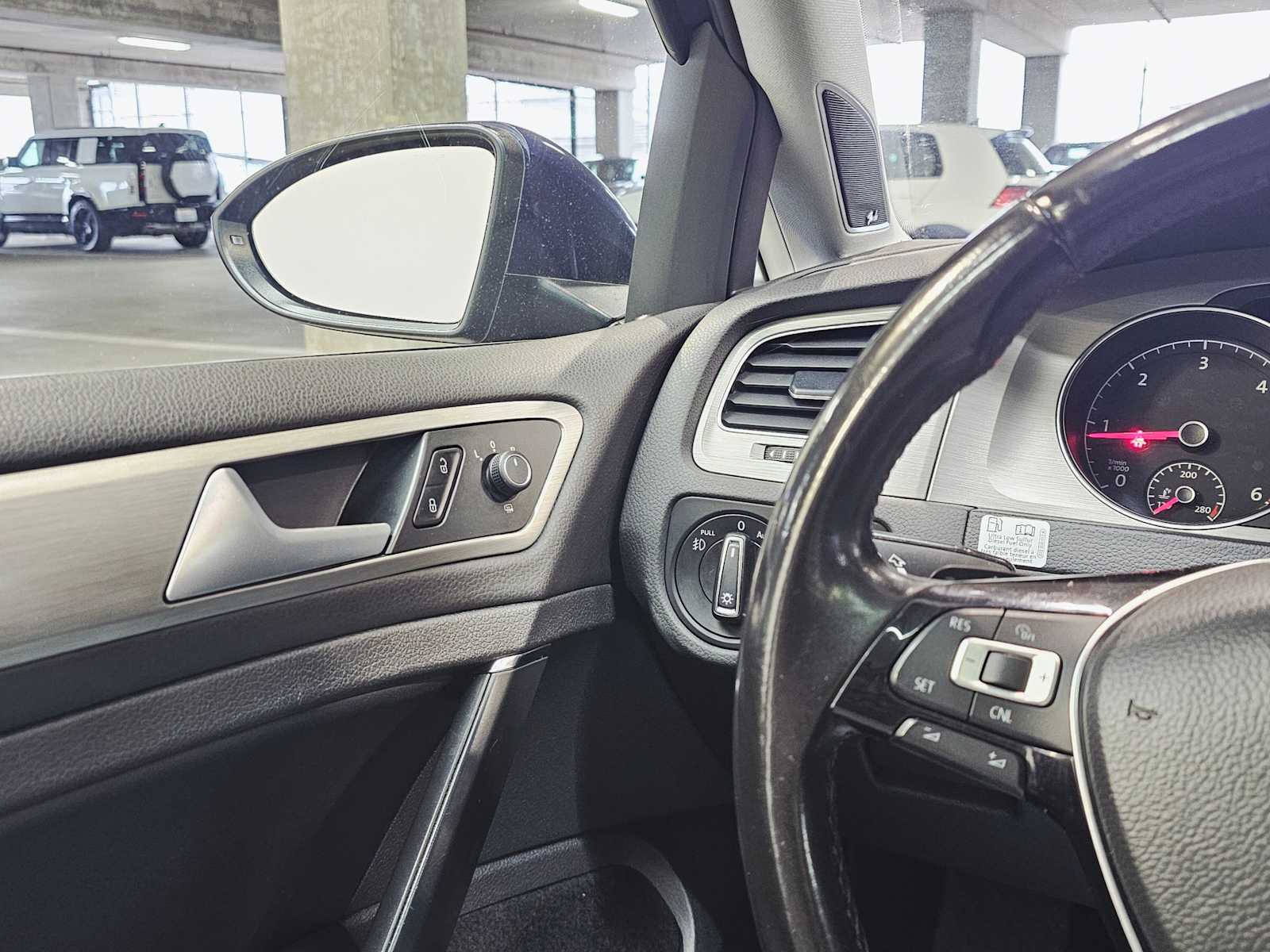 Thumbnail: 2015 Volkswagen Golf - 22