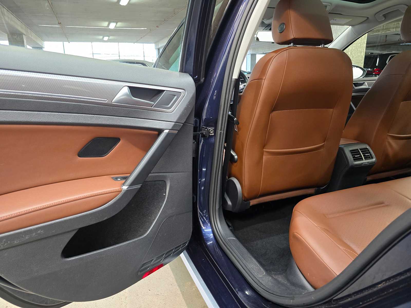 Thumbnail: 2017 Volkswagen Golf - 27