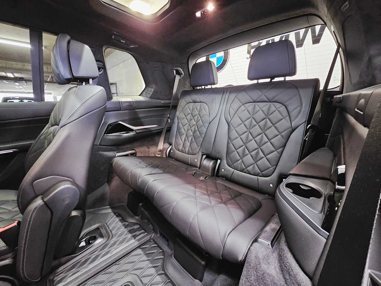 Thumbnail: 2026 BMW X7 - 26