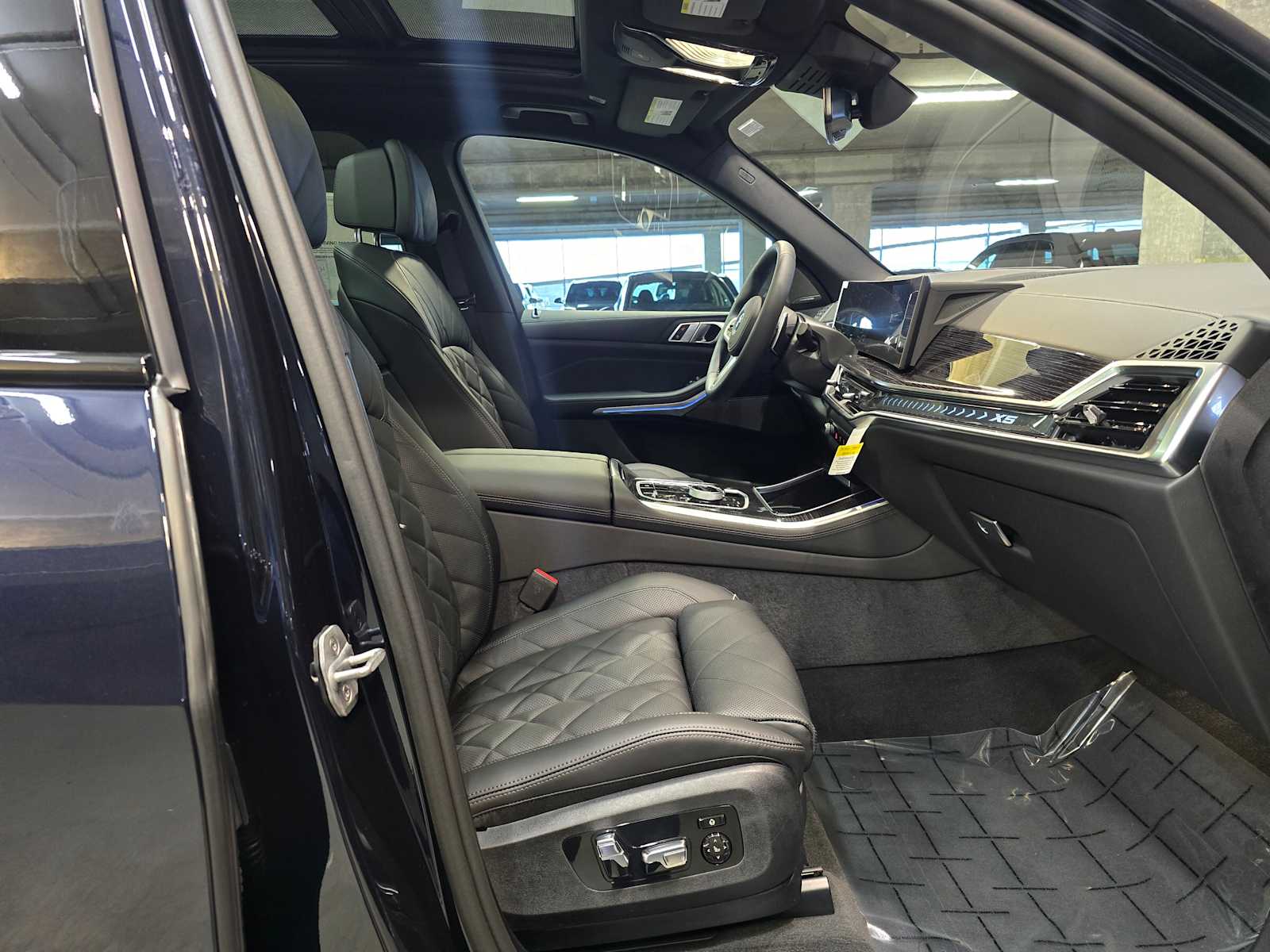 Thumbnail: 2026 BMW X5 - 32