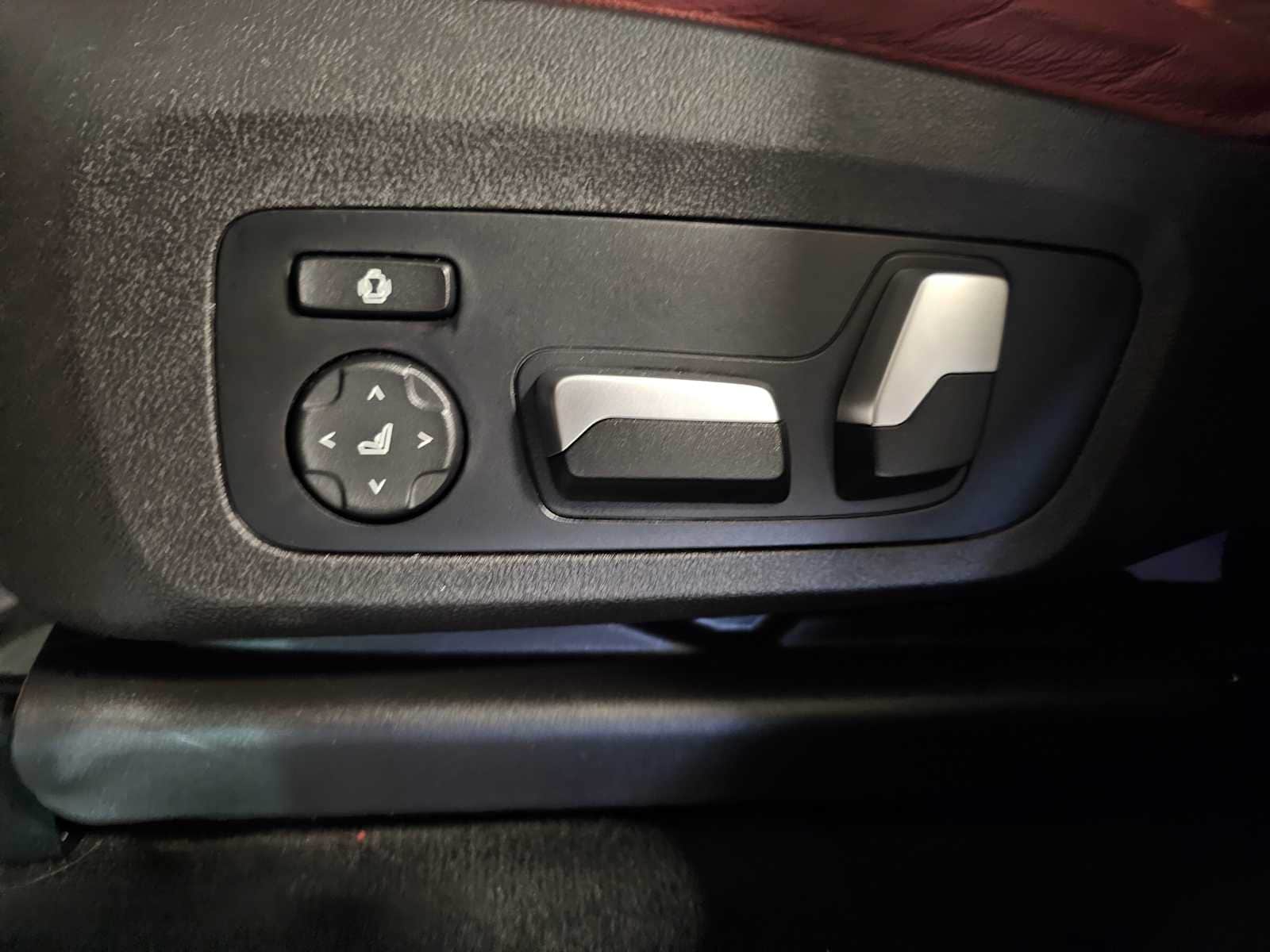 Thumbnail: 2021 BMW X4 - 25