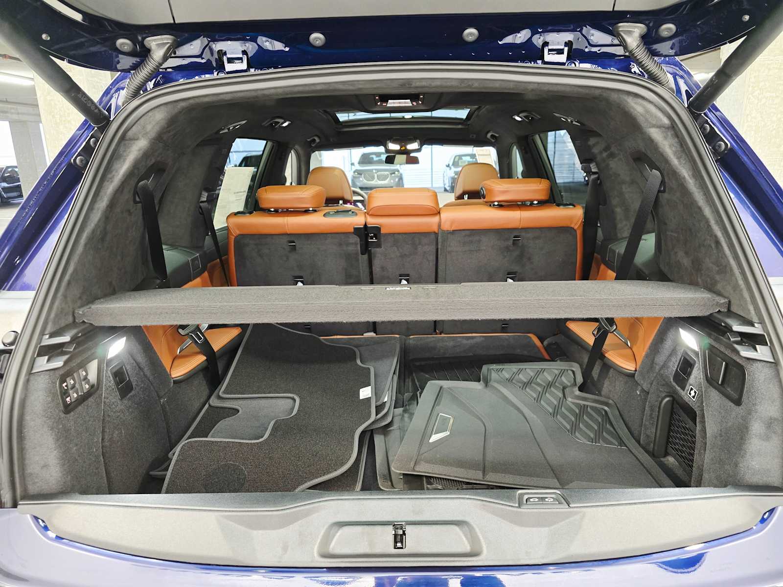 Thumbnail: 2026 BMW X7 - 29