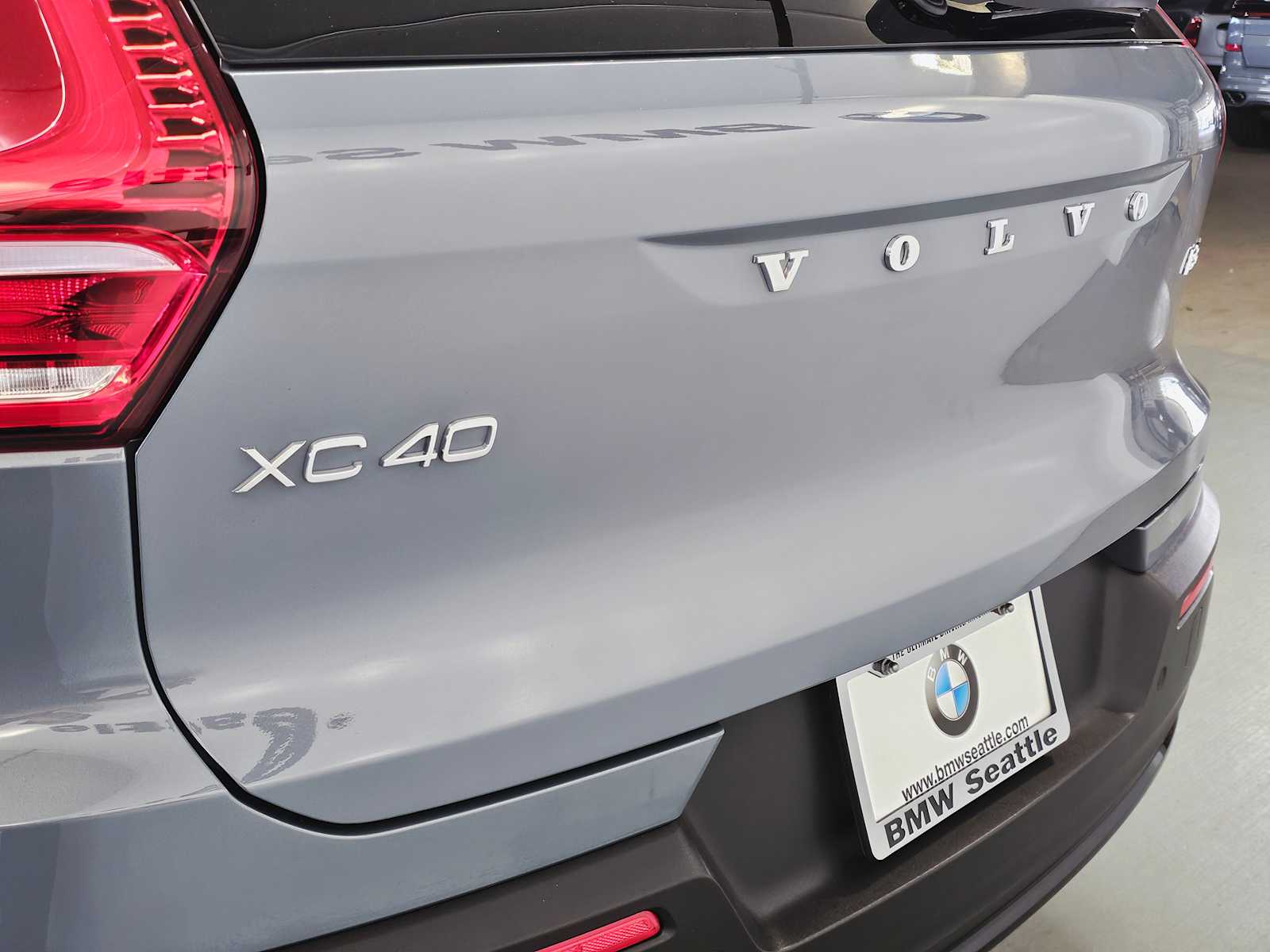 Thumbnail: 2023 Volvo XC40 - 7