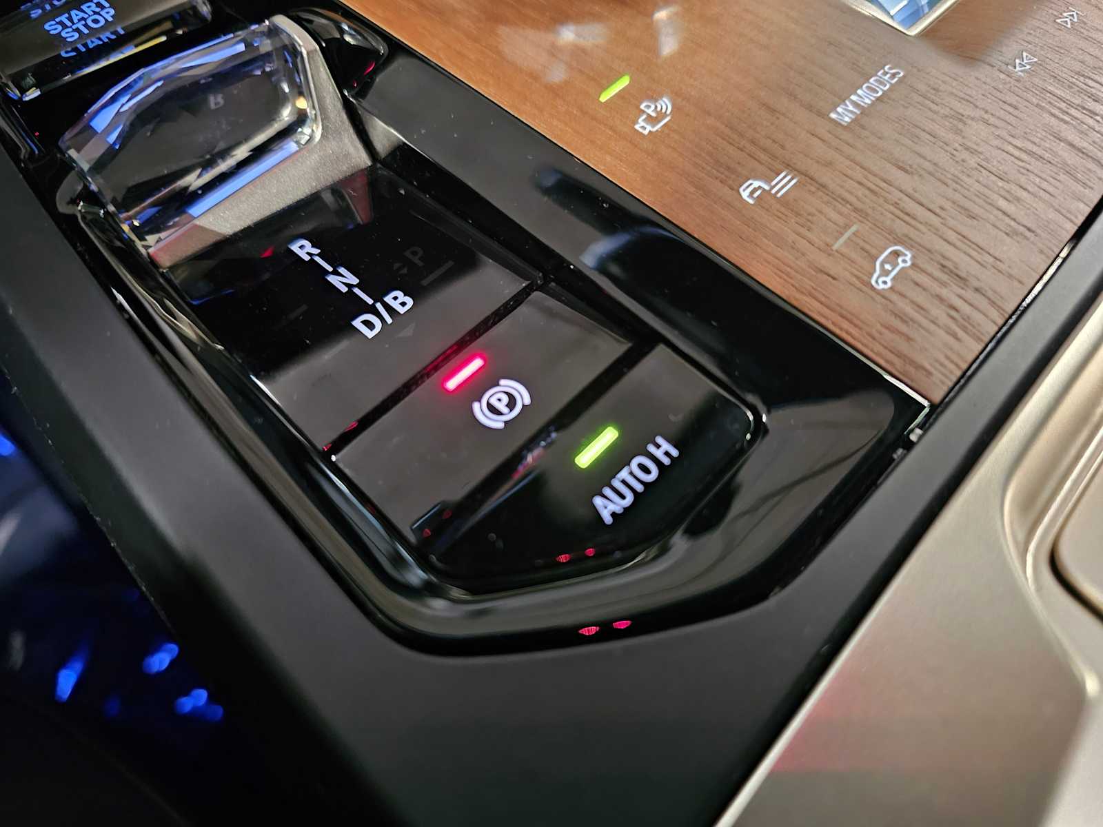 Thumbnail: 2023 BMW iX - 21