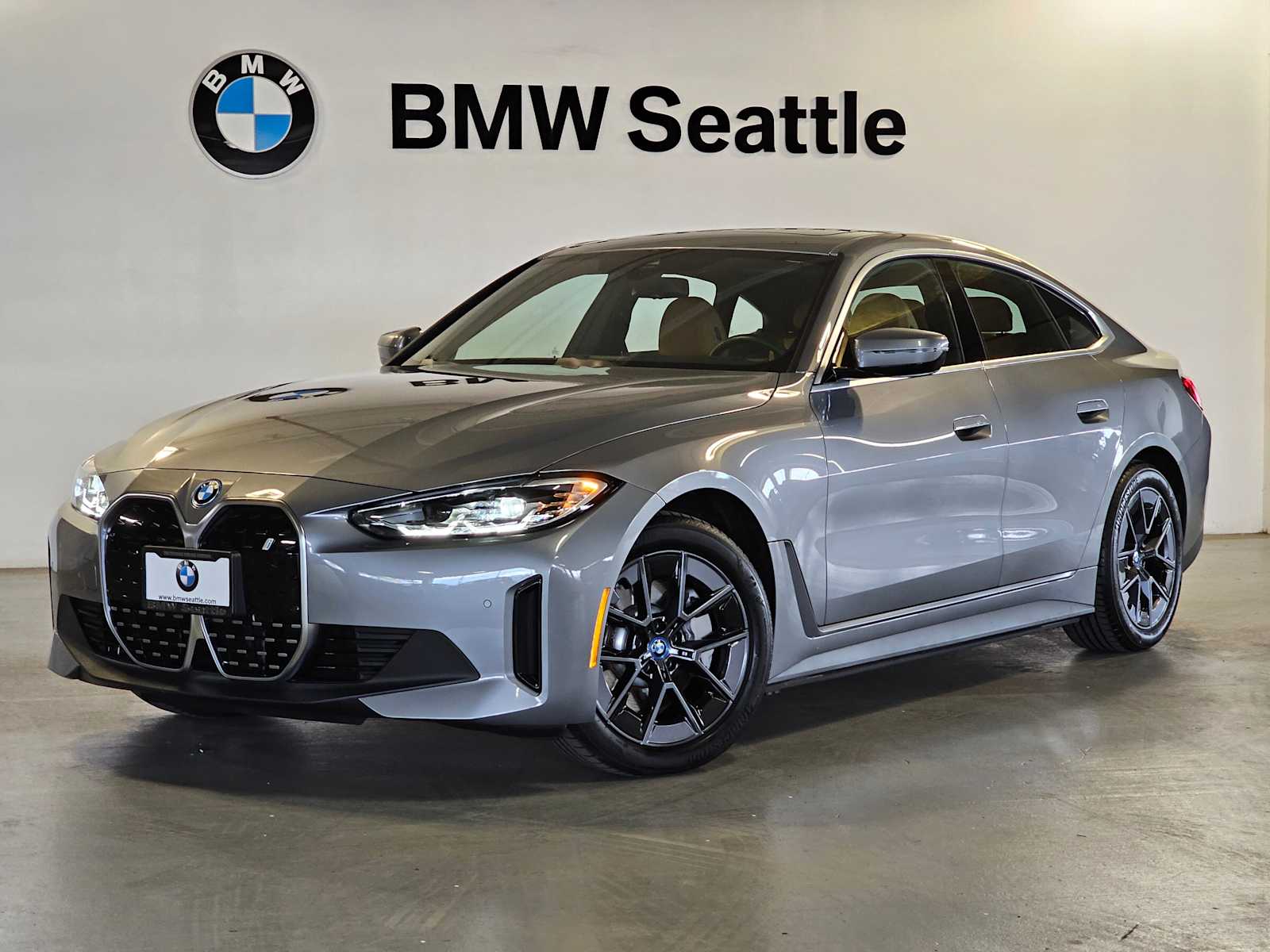 Thumbnail: 2024 BMW i4 - 1