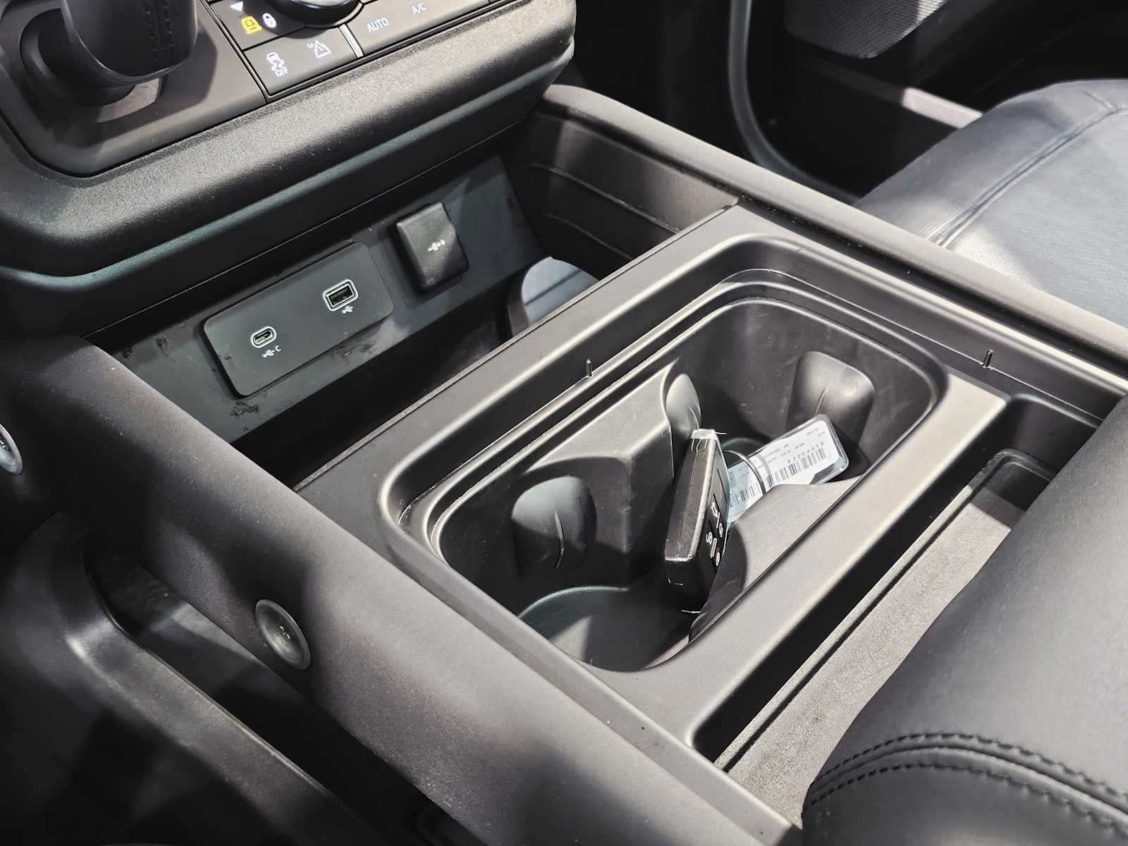 Thumbnail: 2024 Land Rover Defender - 19