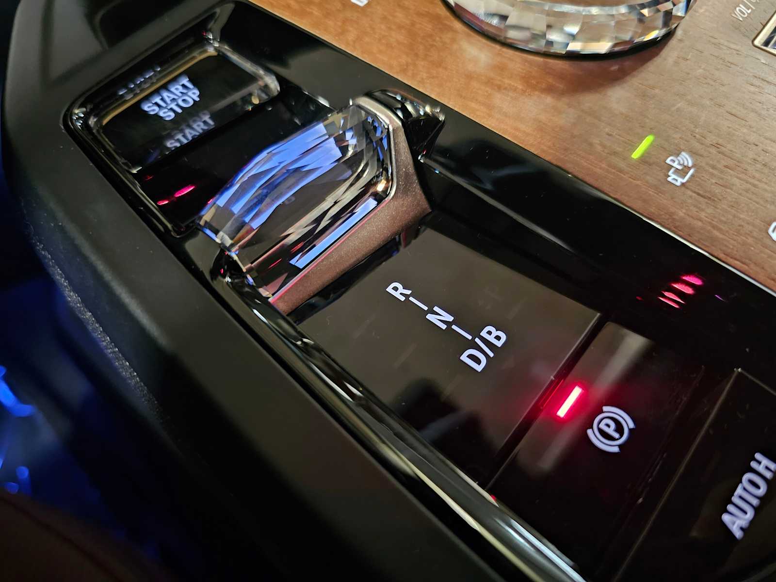 Thumbnail: 2023 BMW iX - 26