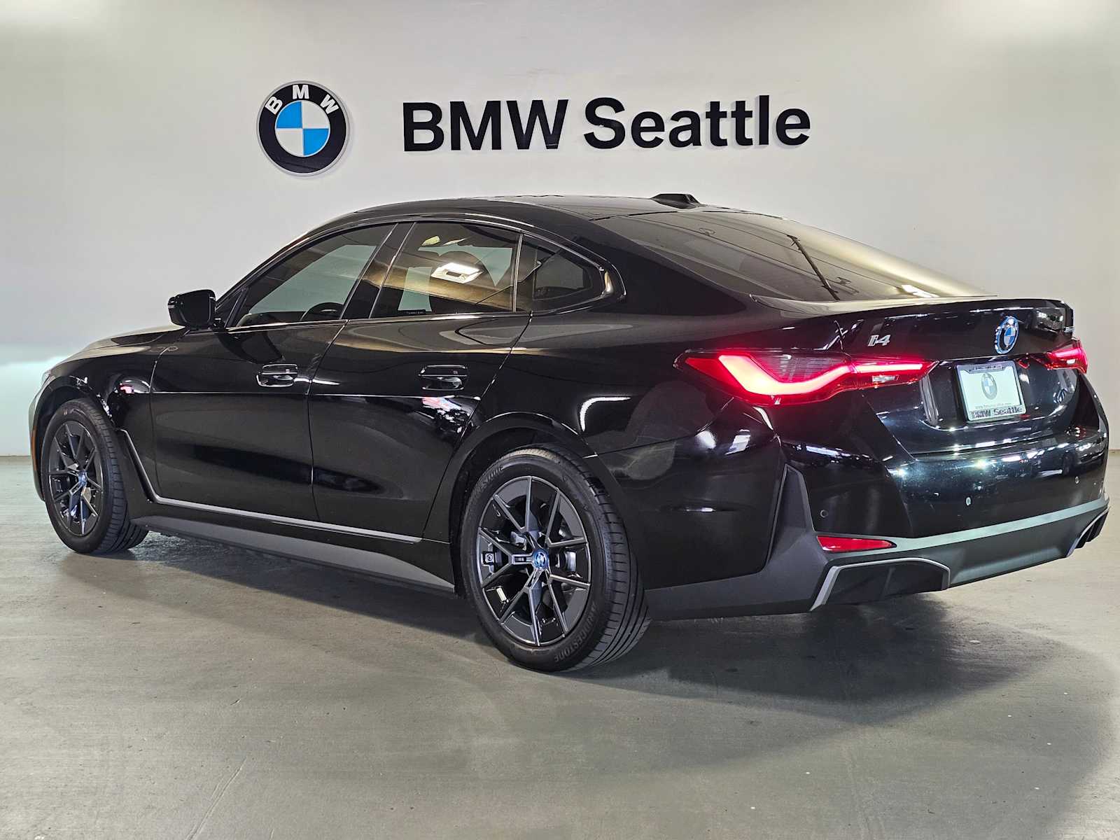 Thumbnail: 2023 BMW i4 - 4