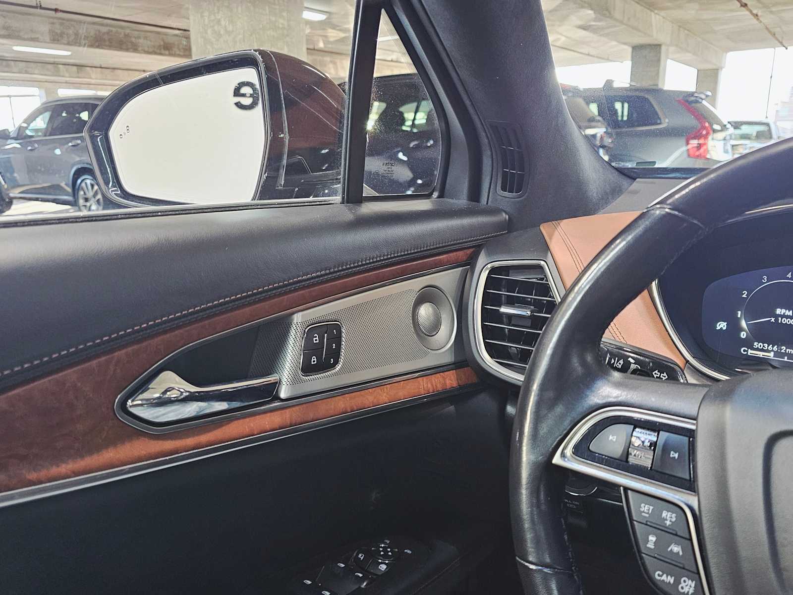 Thumbnail: 2019 Lincoln Nautilus - 22