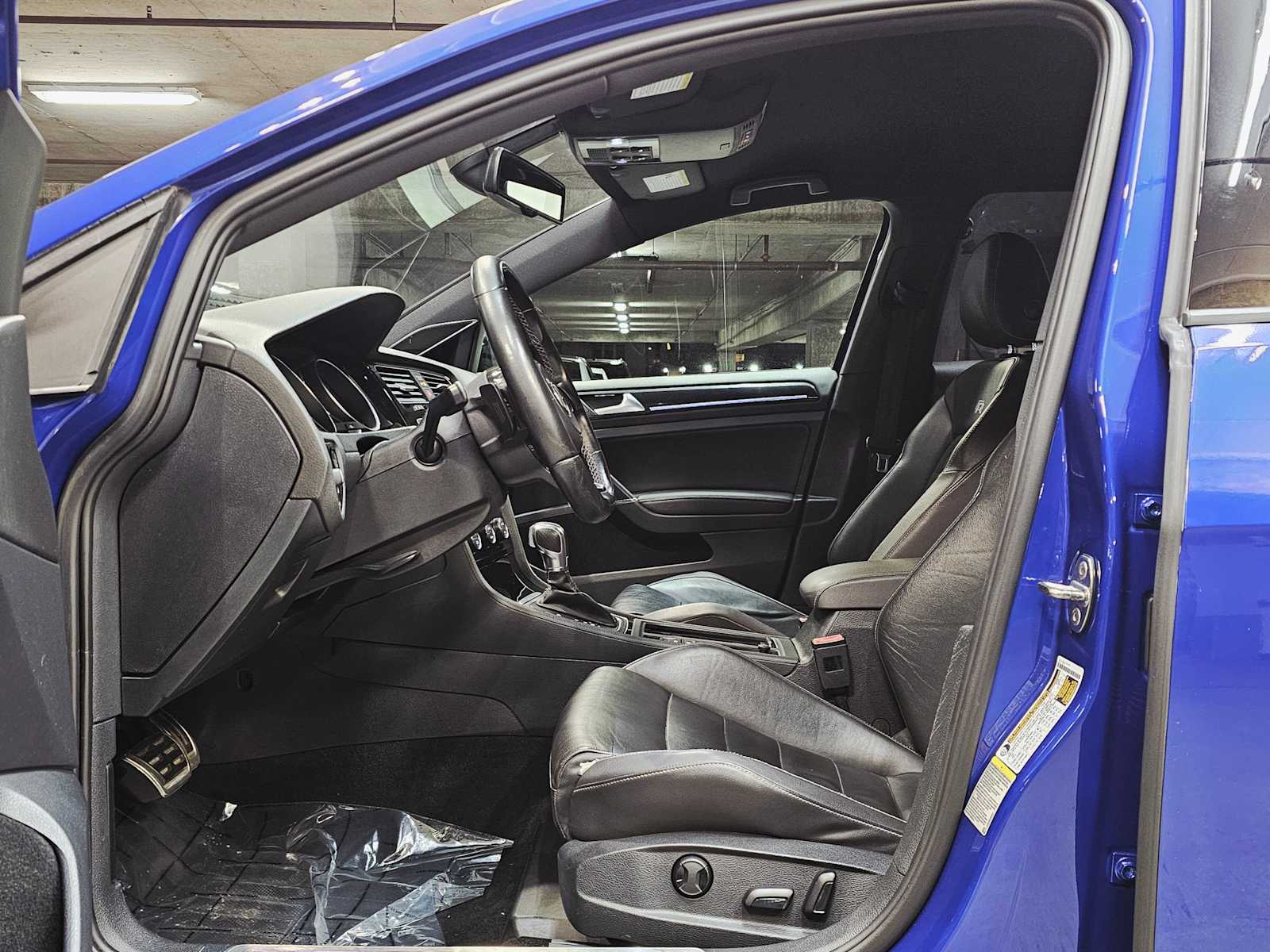 Thumbnail: 2015 Volkswagen Golf - 20