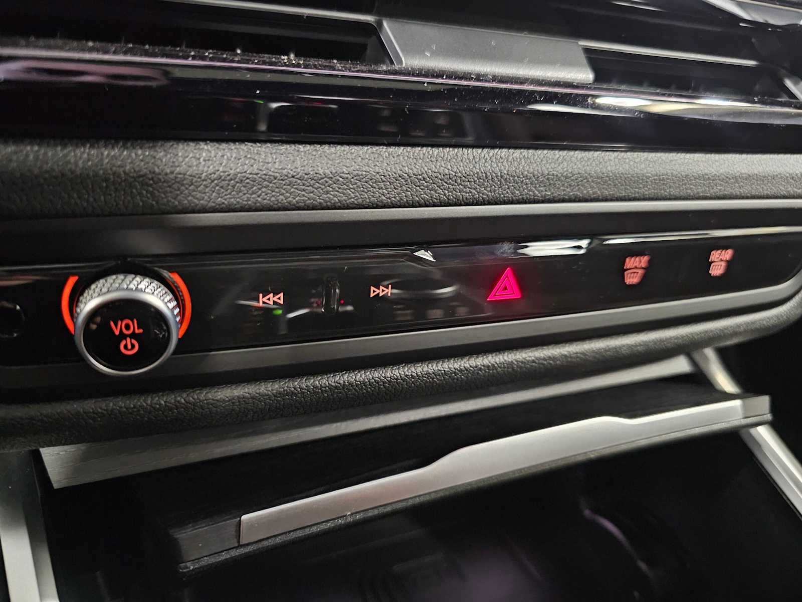 Thumbnail: 2026 BMW 3 Series - 18