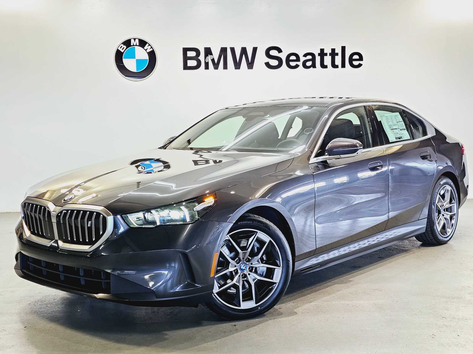 2025 BMW i5 xDrive40 -
                Seattle, WA