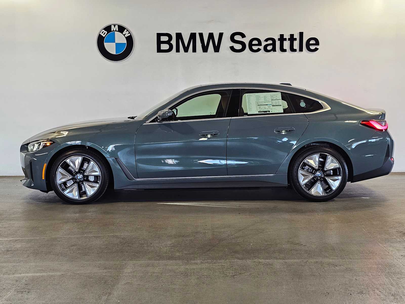 Thumbnail: 2026 BMW i4 - 3