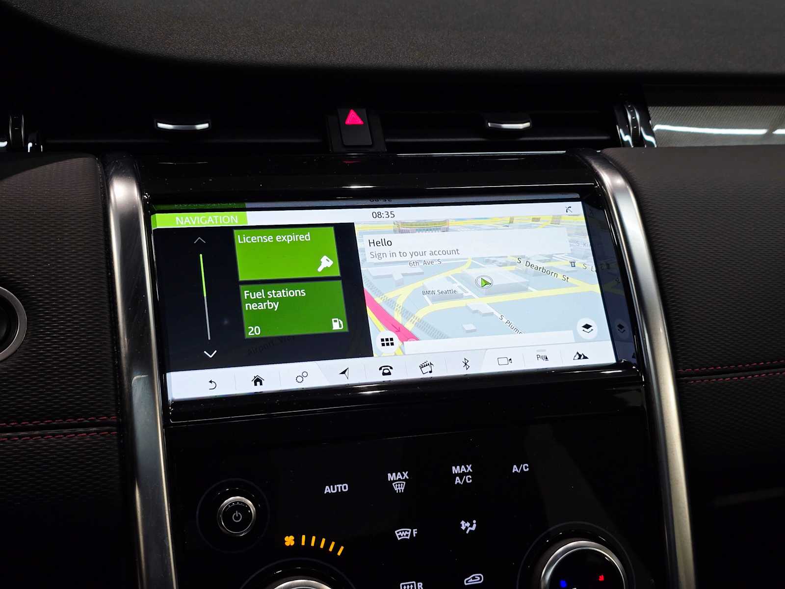 Thumbnail: 2020 Land Rover Discovery Sport - 14