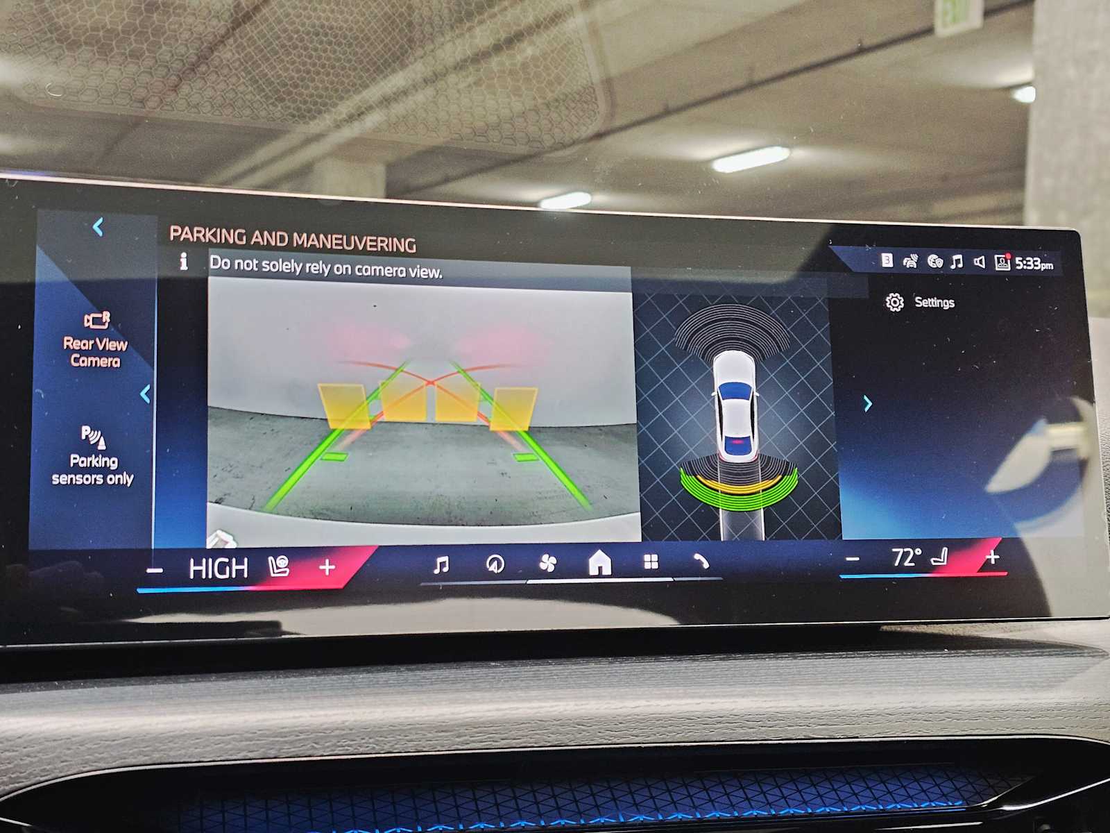 Thumbnail: 2025 BMW i4 - 15