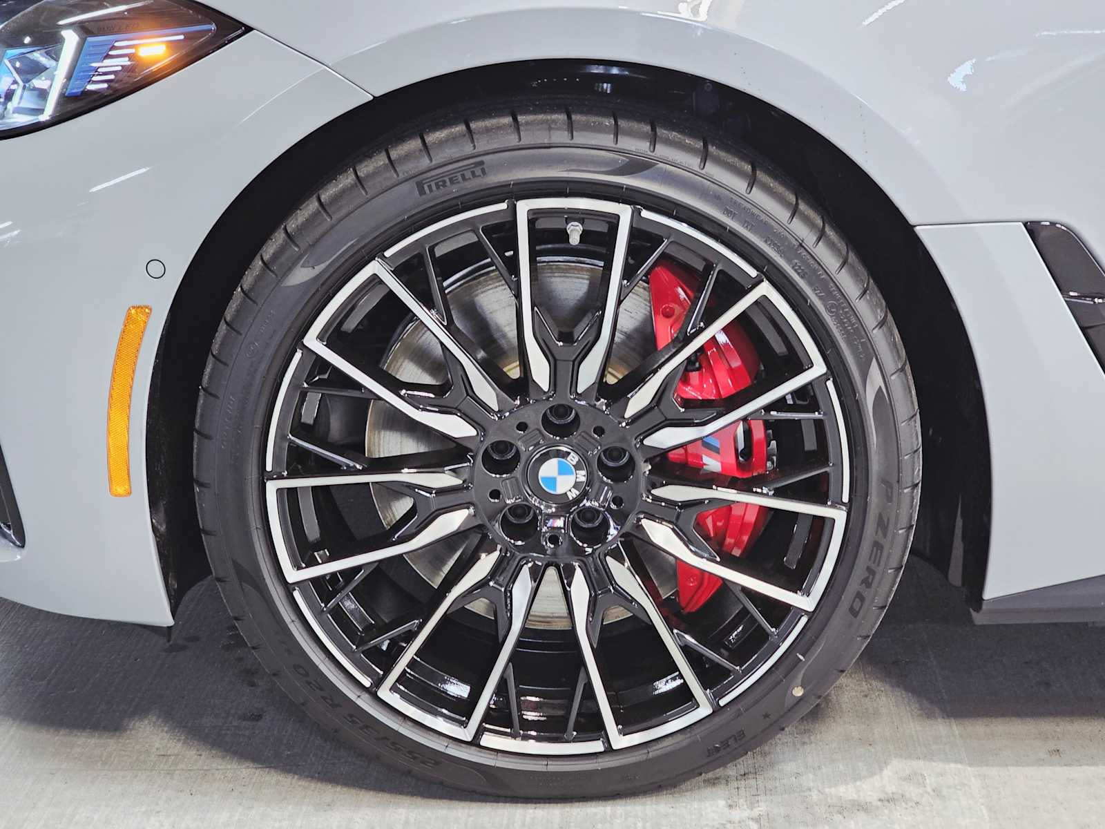 Thumbnail: 2025 BMW i4 - 8