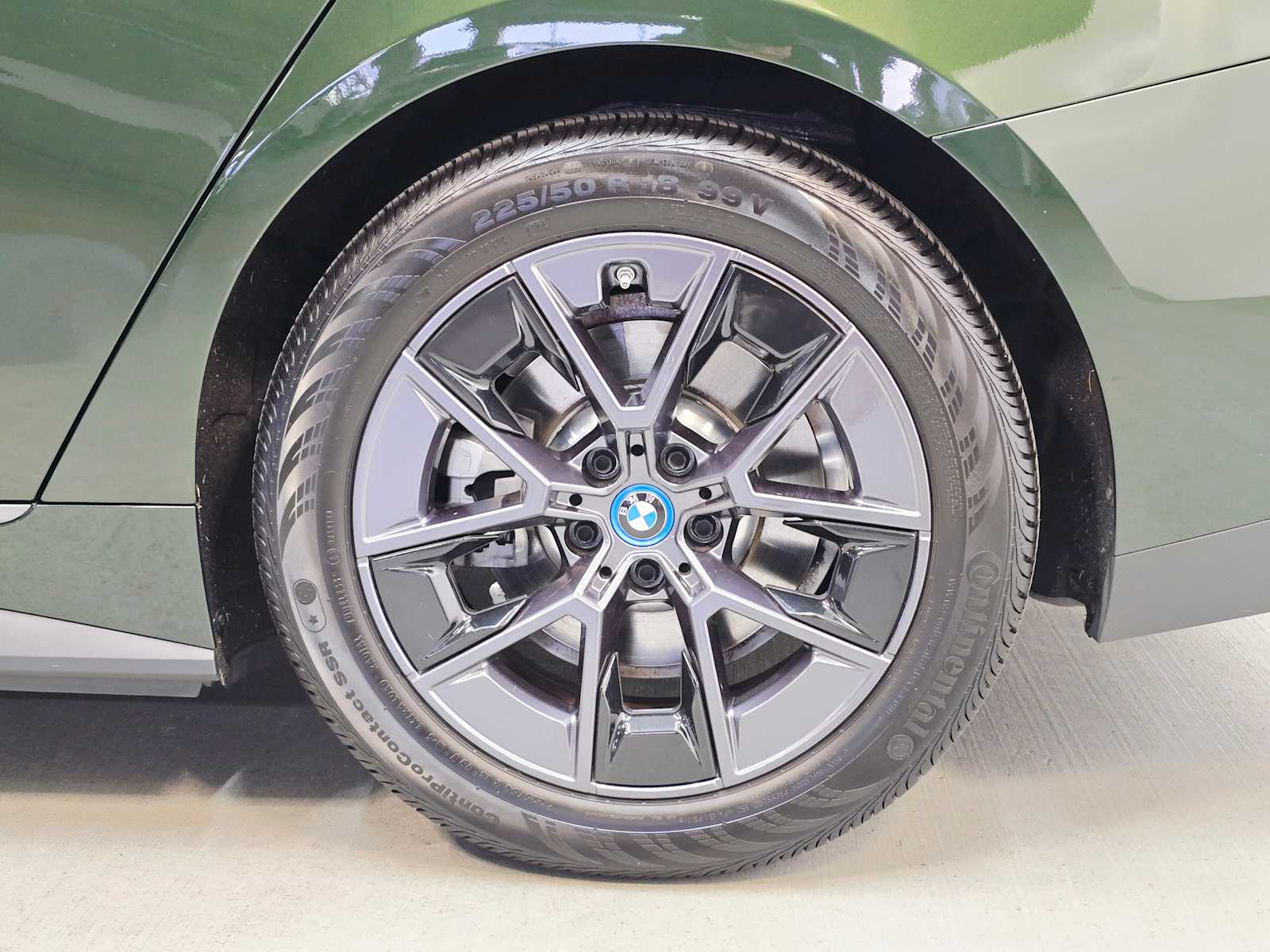 Thumbnail: 2023 BMW i4 - 8